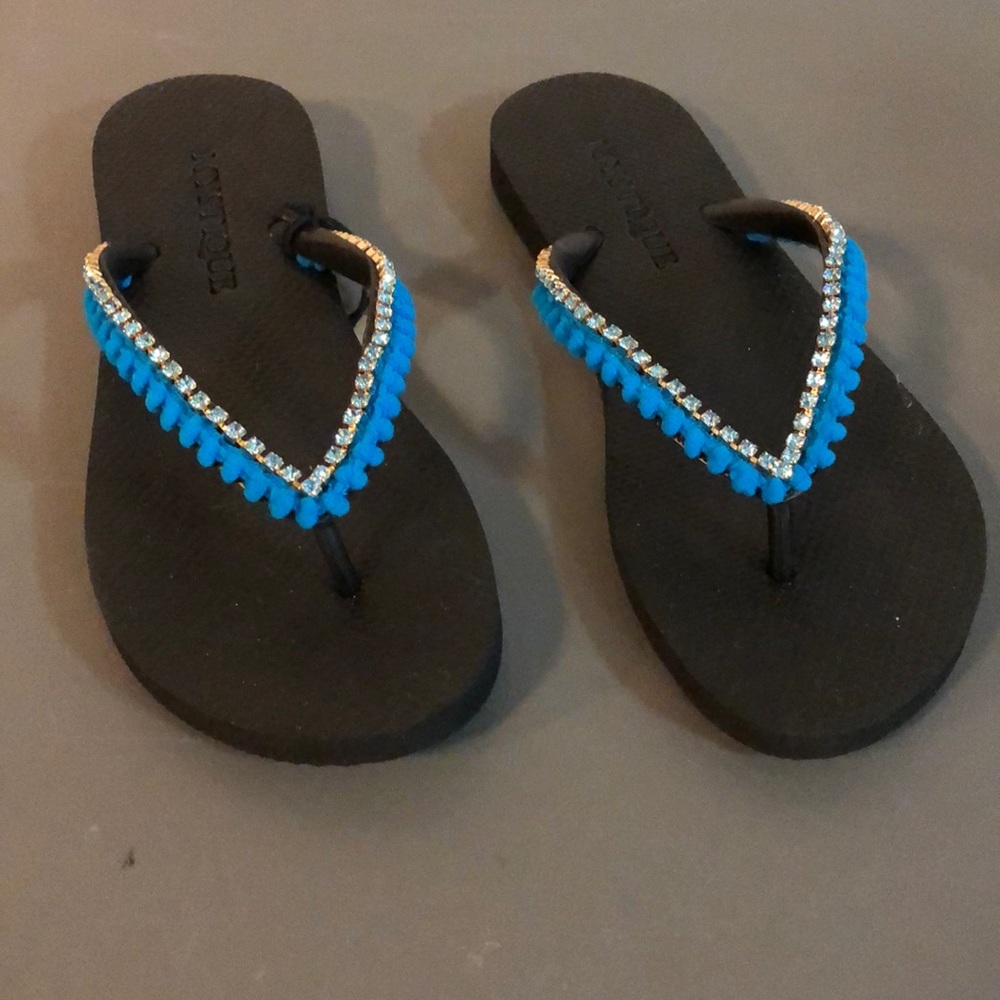 Mystique sandals / flip flops 👡